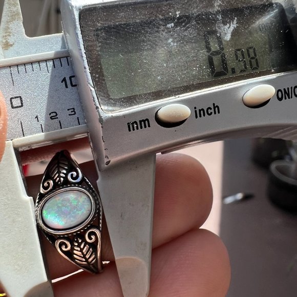 Solid Sterling opal leaf ring - Picture 5 of 9